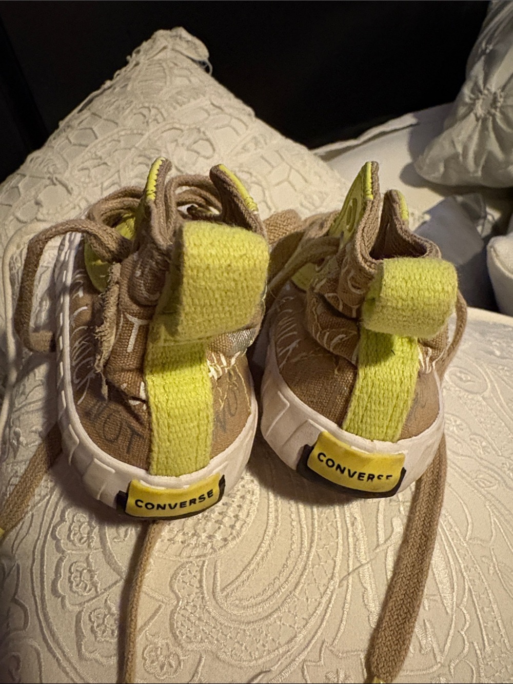 Converse - Picture 2 of 3